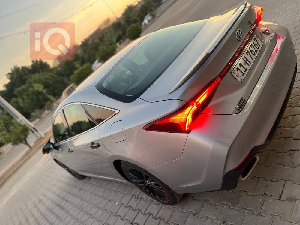 تويوتا أفالون